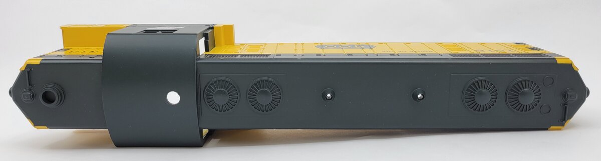 Lionel 28517-7 #1518 GP-7 Chicago & North Western Body Shell