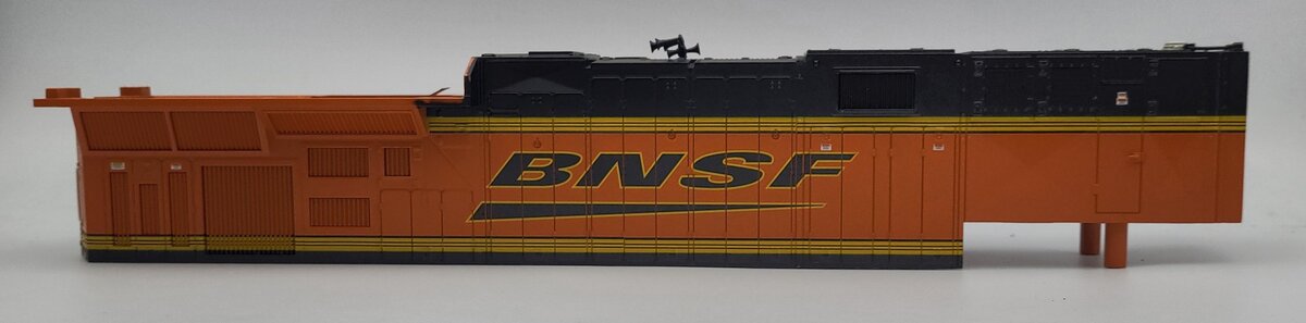 Lionel 28350-2 Orange BNSF Diecast Cabless ES44AC Diesel Locomotive Shell #6431