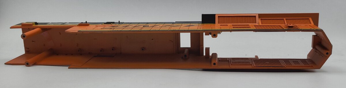 Lionel 28350-2 Orange BNSF Diecast Cabless ES44AC Diesel Locomotive Shell #6431