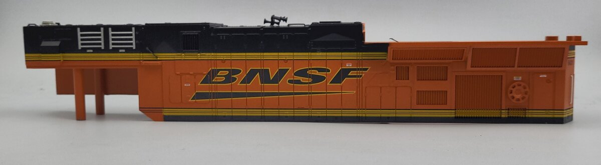 Lionel 28350-2 Orange BNSF Diecast Cabless ES44AC Diesel Locomotive Shell #6431