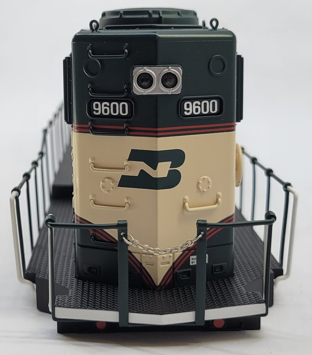 Lionel 28212-7 Burlington Northern SD70M Body Shell #9600