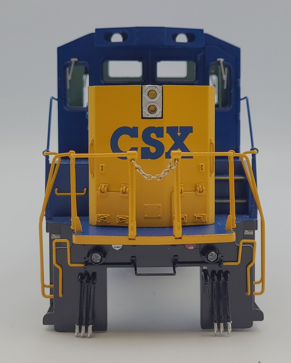 Lionel 28354-10 Diecast CSX Genset Diesel Switcher Locomotive Shell #1303
