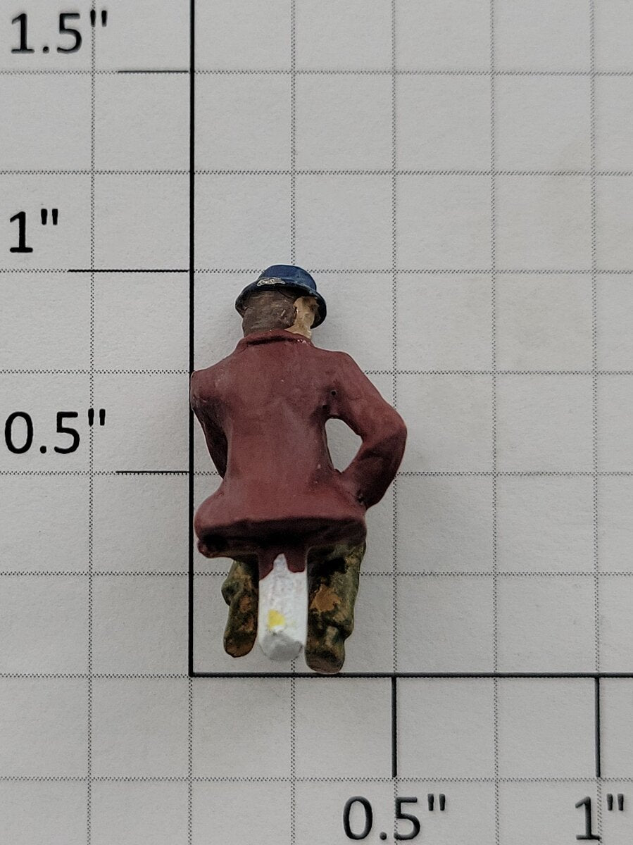 Lionel 24104-50 Hobo Tower Figure Hobo with Green Pants