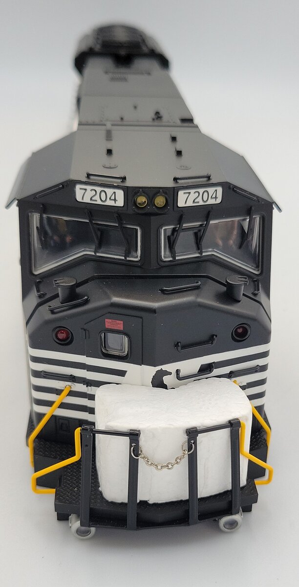 Lionel 28226-02 O Gauge Norfolk Southern SD80MAC Shell #7204
