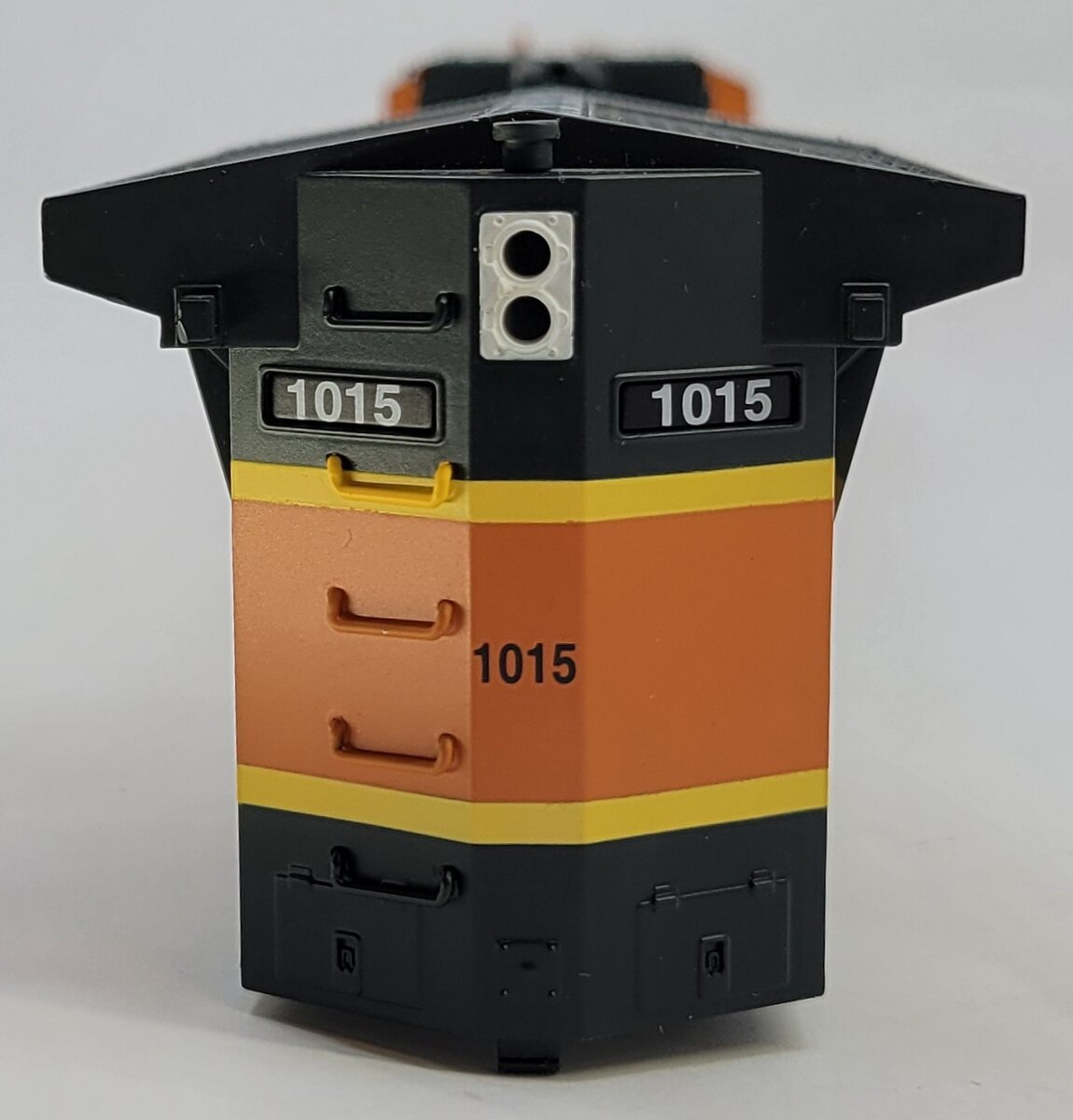 Lionel 18257-7 O Gauge BNSF Dash-9 Diesel Body Shell #1015