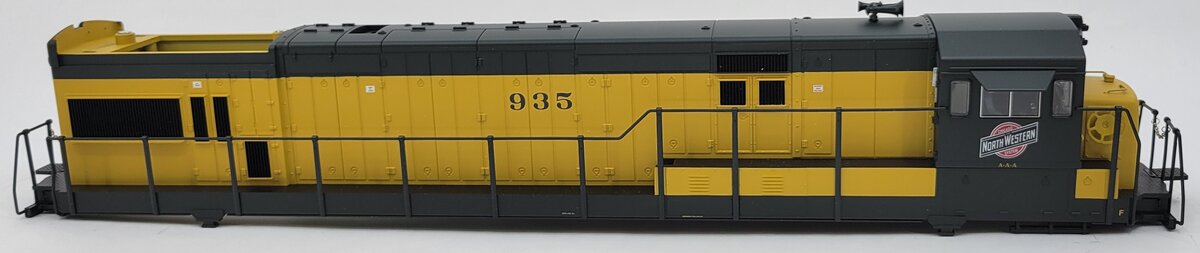 Lionel 28241-2 #953 U30C Chicago & Northwestern Shell