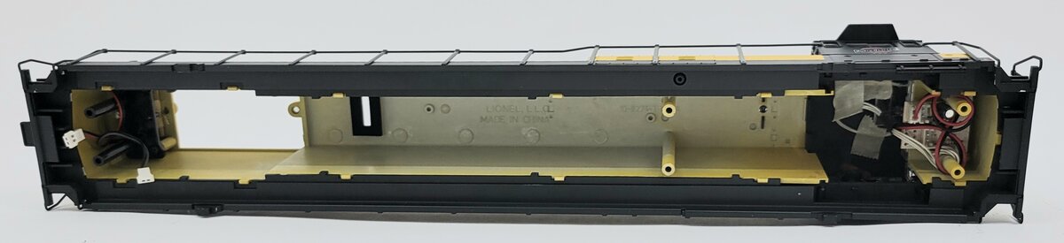 Lionel 28241-2 #953 U30C Chicago & Northwestern Shell