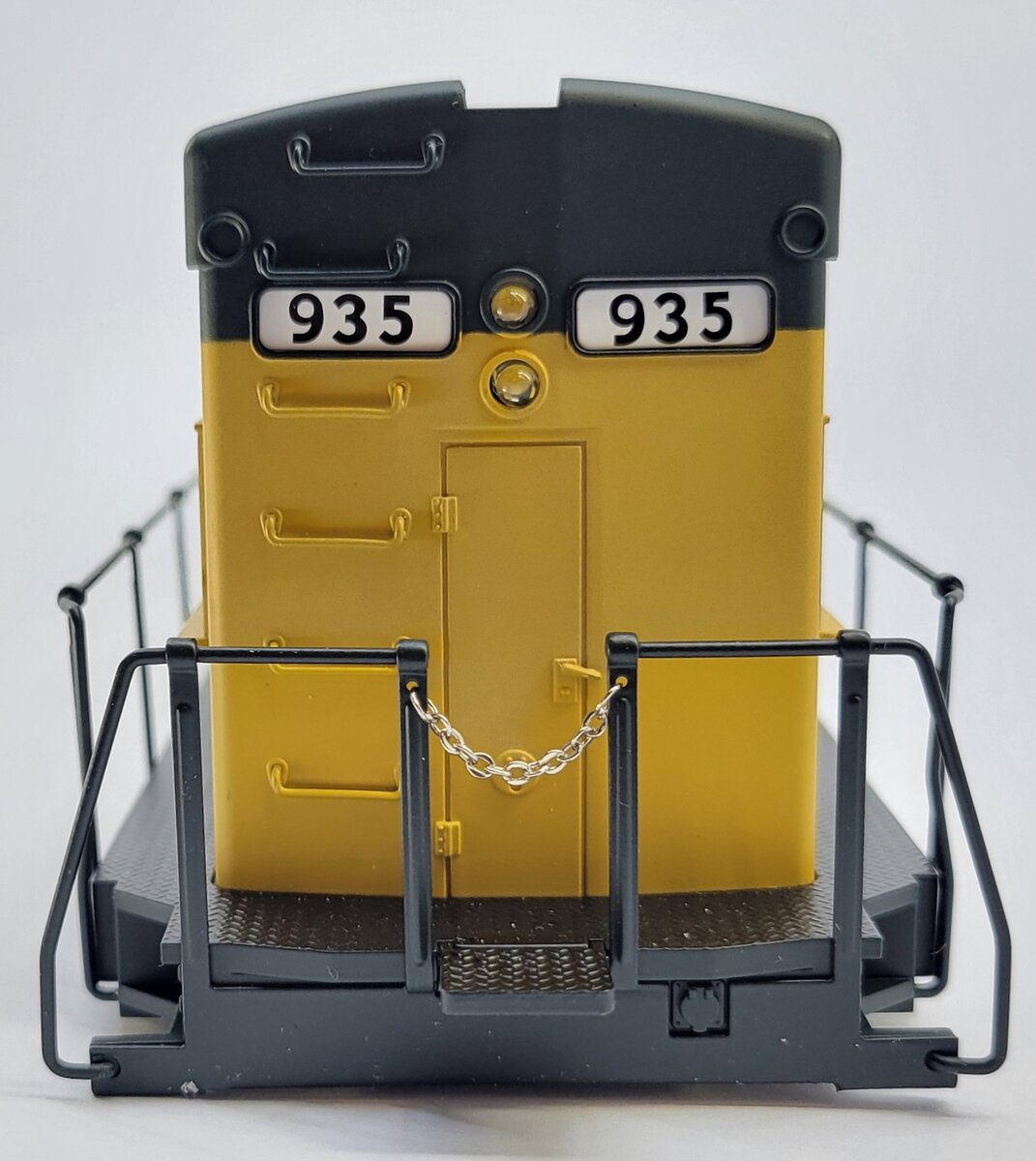 Lionel 28241-2 #953 U30C Chicago & Northwestern Shell