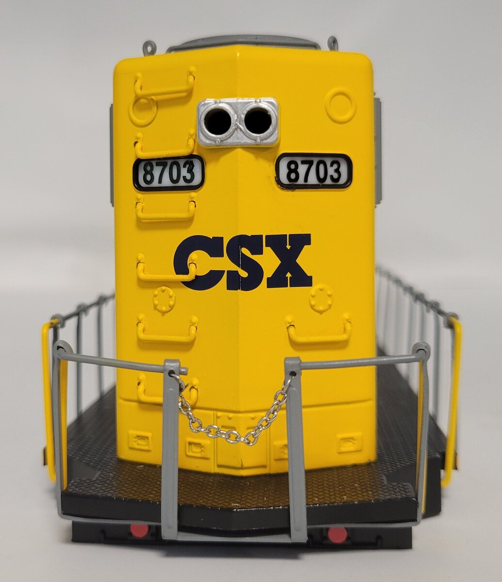 Lionel 28356-2 CSX SD60 Legacy Diesel Locomotive Shell #8703