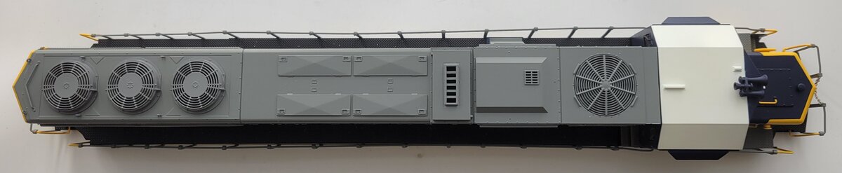 Lionel 28357-2 CSX SD60 Legacy Diesel Locomotive Shell #8707
