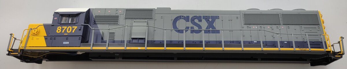 Lionel 28357-2 CSX SD60 Legacy Diesel Locomotive Shell #8707