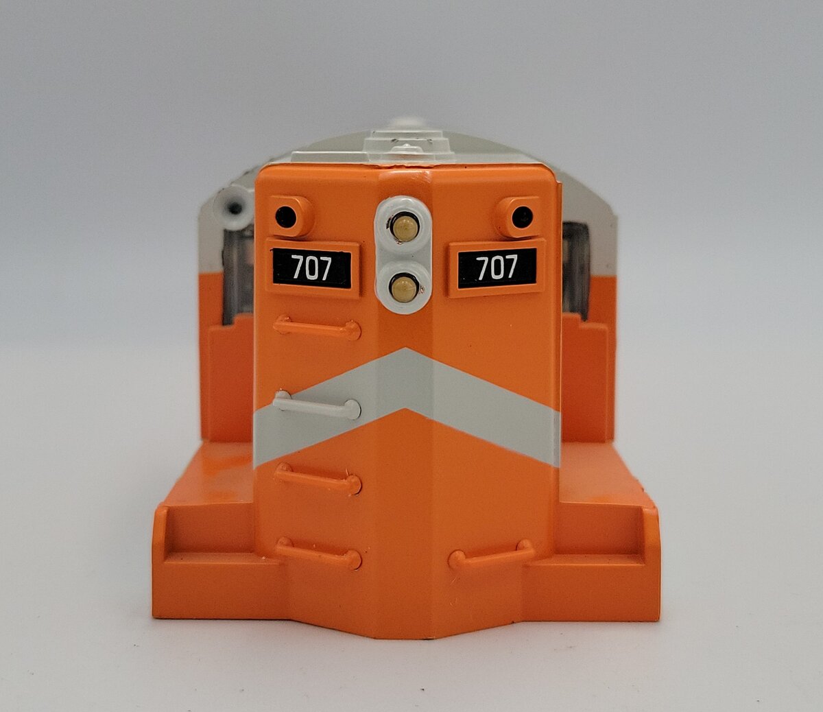 Lionel 28360-2 O Gauge Western Pacific GP-7 Diesel Locomotive Shell #707