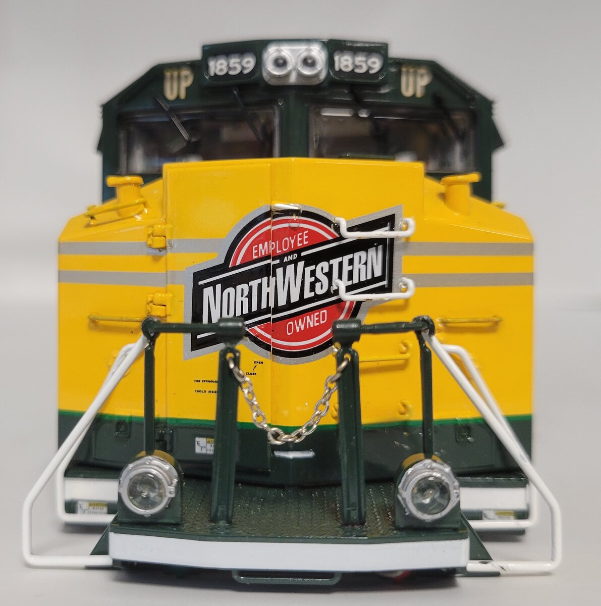 Lionel 28373-7 Chicago and North Western SD70ACe Steam Locomotive Shell #1859