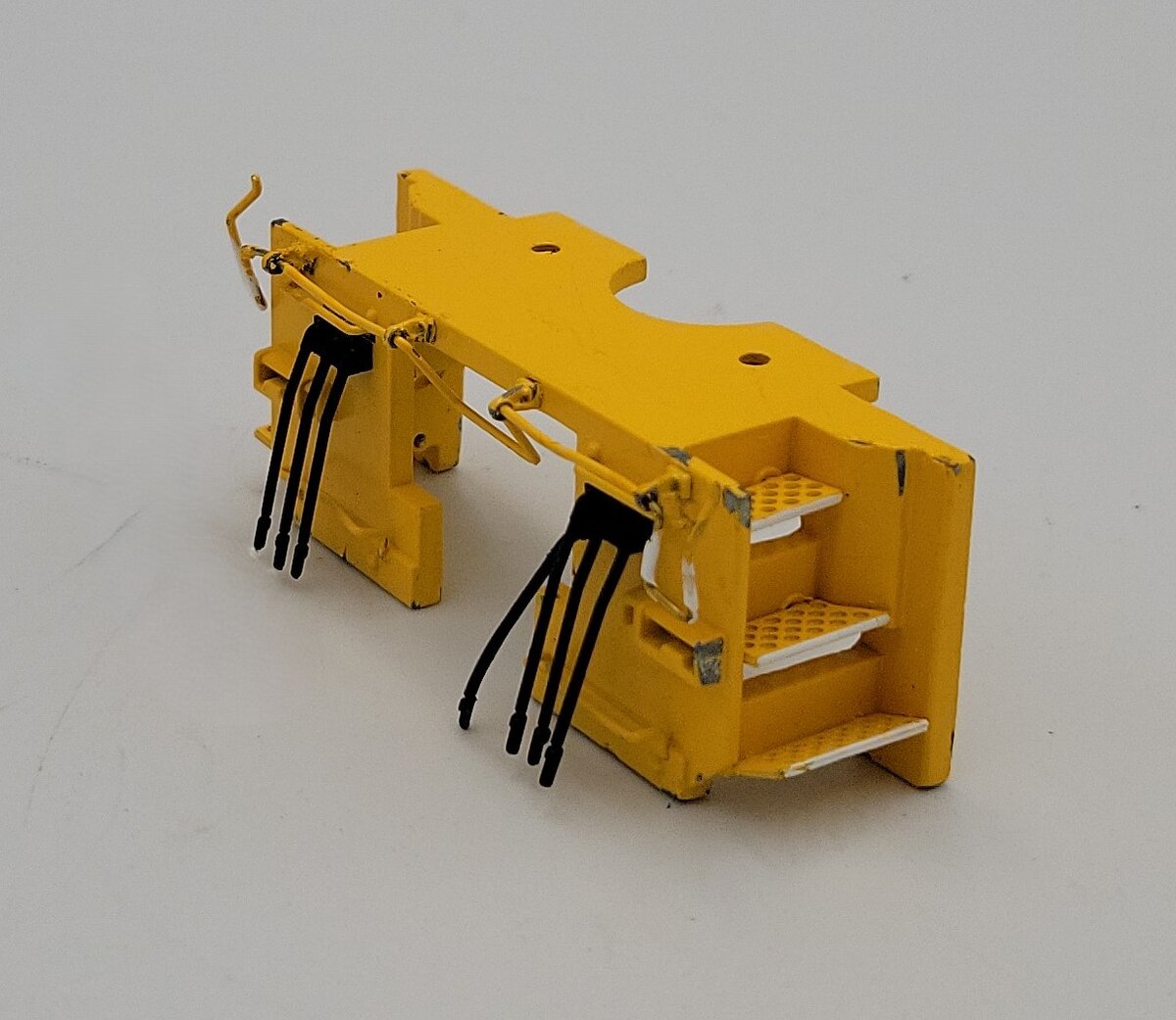 Lionel 28373-652 Diecast C&NW Sd70Ace Yellow and White Rear Pilot #1859