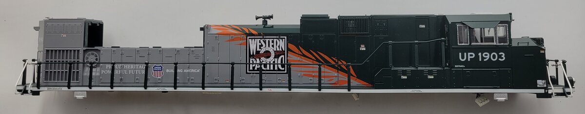 Lionel 28378-7 Feather River Route WP SD70ACe Diesel Locomotive Shell #1903