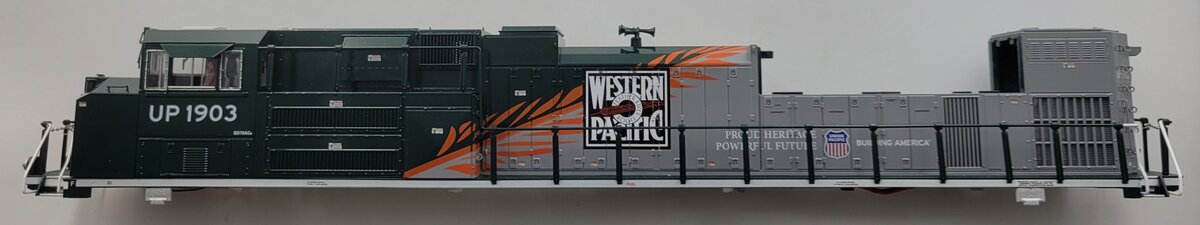 Lionel 28378-7 Feather River Route WP SD70ACe Diesel Locomotive Shell #1903