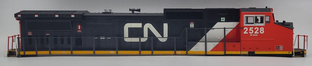 Lionel 18289-7 Canadian National Dash-9 Diesel Locomotive Body Shell #2528