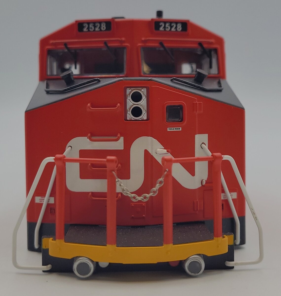 Lionel 18289-7 Canadian National Dash-9 Diesel Locomotive Body Shell #2528