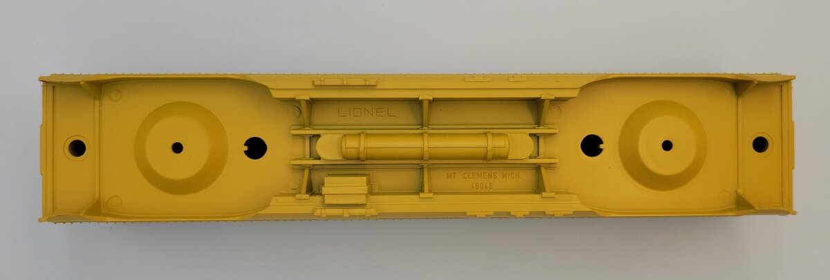 Lionel 16071-3 O Gauge Yellow UP New Baltimore Dining Car Shell w/ Gray Top