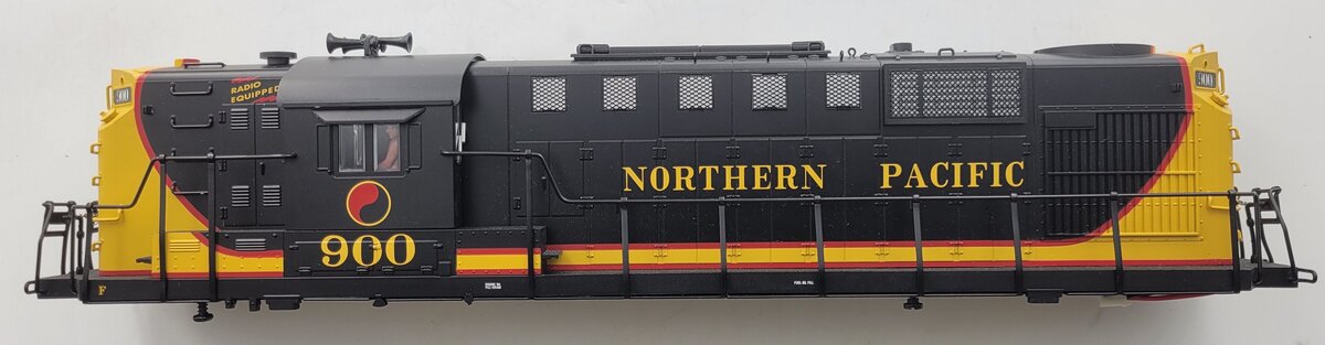 Lionel 28545-7 Northern Pacific RS-11 Diesel Locomotive Body Shell #900