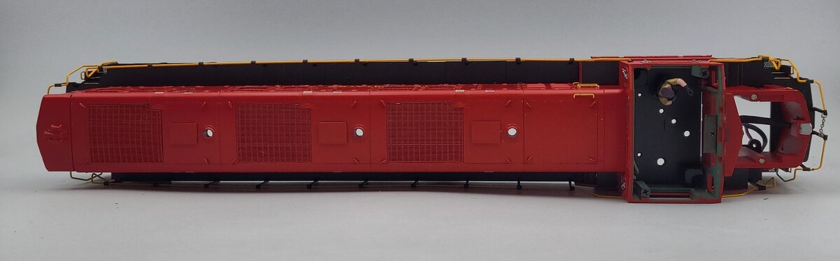 Lionel 28382-10 U.S.Army Genset Diesel Switcher Locomotive Shell #6502