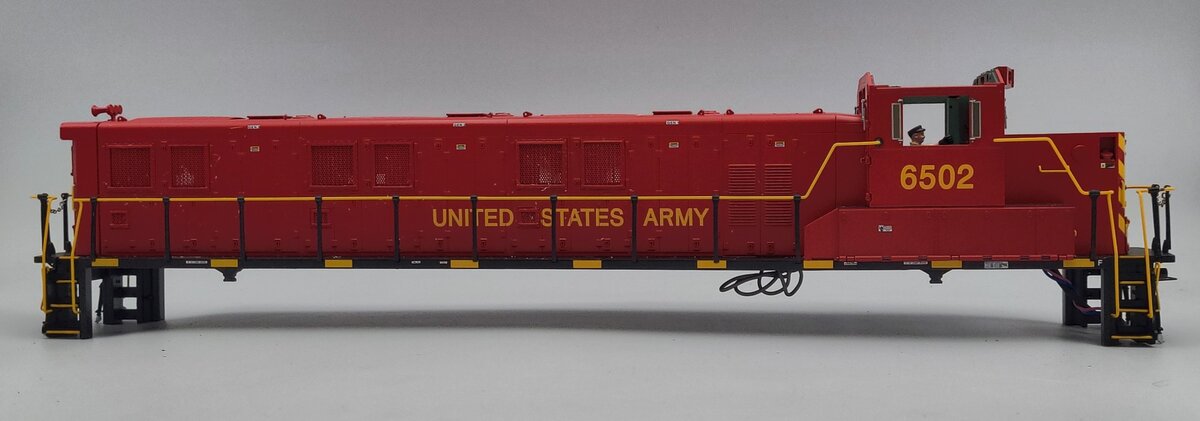 Lionel 28382-10 U.S.Army Genset Diesel Switcher Locomotive Shell #6502