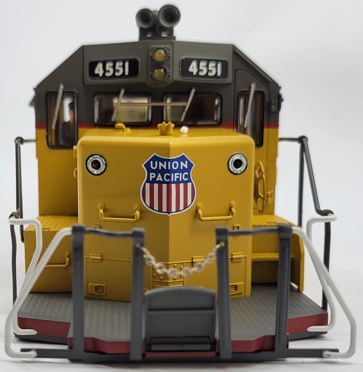 Lionel 28255-2 #4551 SD-40T-2 Union Pacific Shell with Lighting PCB