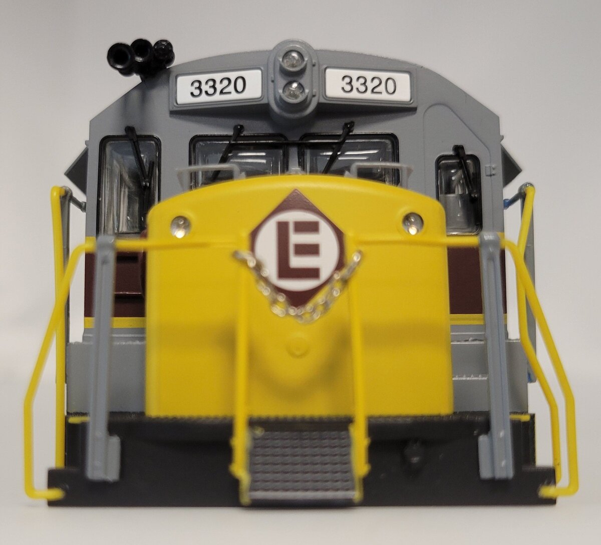 American Flyer 48142-2 Erie Lackawanna Legacy U33C Diesel Locomotive Shell #3320