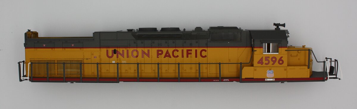 Lionel 28256-002 Union Pacific SD-40T-2 #4596 Dummy Shell