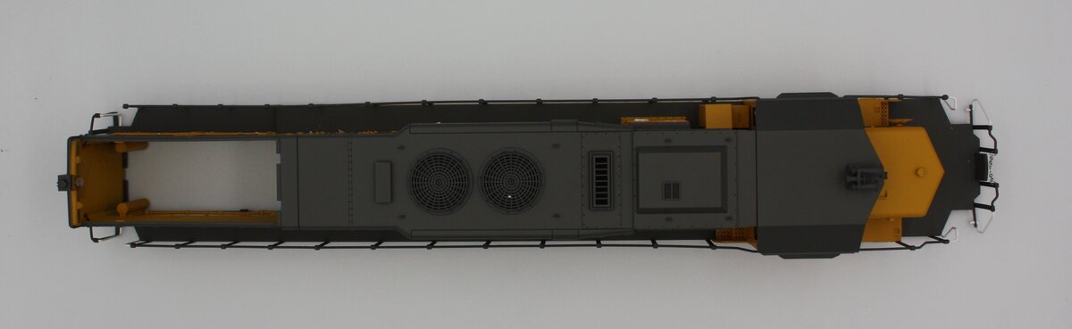 Lionel 28256-002 Union Pacific SD-40T-2 #4596 Dummy Shell