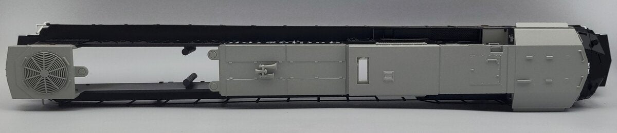 Lionel 38726-2 Burlington SD80MAC Diesel Locomotive Shell #9651