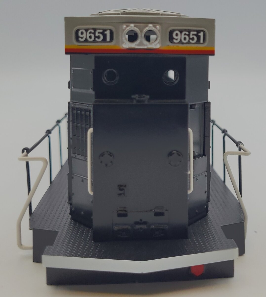 Lionel 38726-2 Burlington SD80MAC Diesel Locomotive Shell #9651