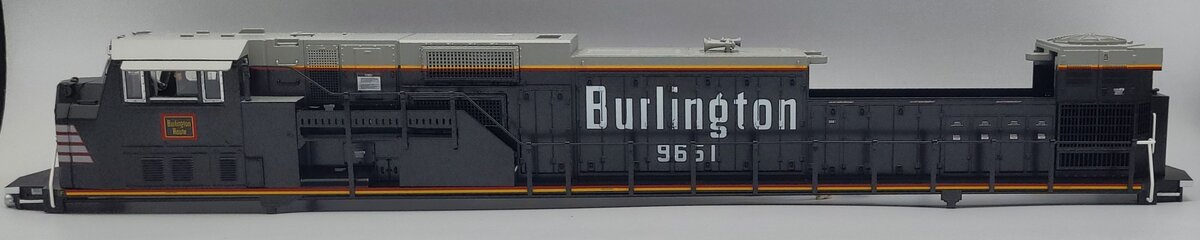 Lionel 38726-2 Burlington SD80MAC Diesel Locomotive Shell #9651