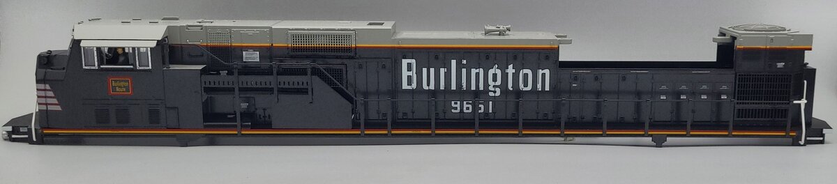 Lionel 38726-2 Burlington SD80MAC Diesel Locomotive Shell #9651