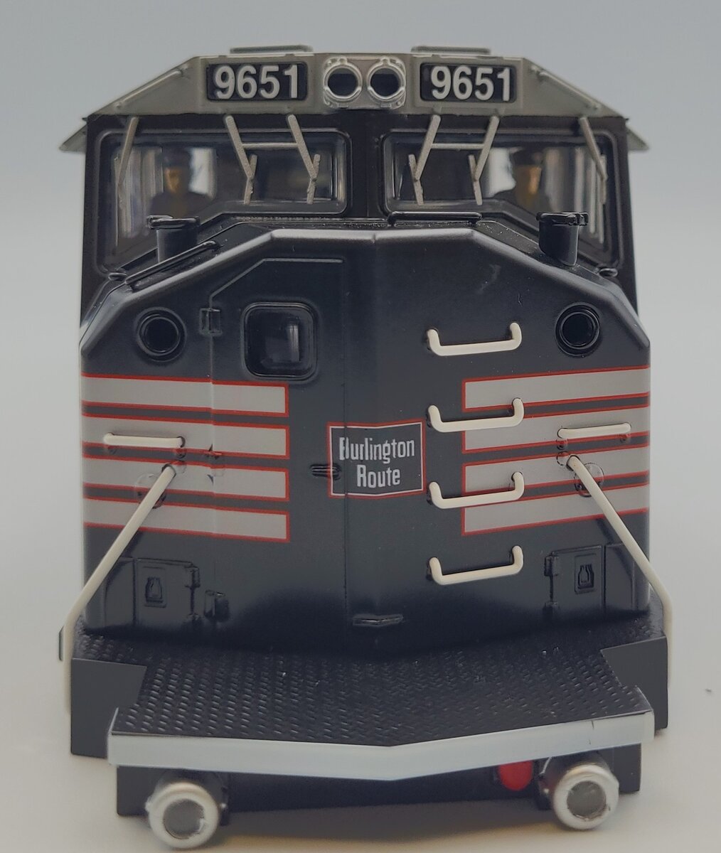Lionel 38726-2 Burlington SD80MAC Diesel Locomotive Shell #9651