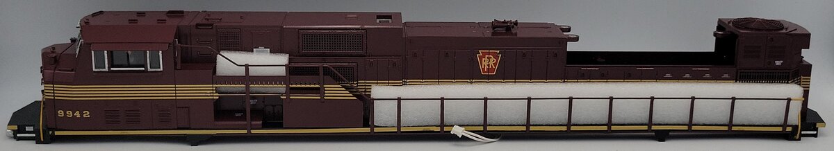 Lionel 38728-2 PRR SD-80 MAC Diesel Locomotive Body Shell #9942
