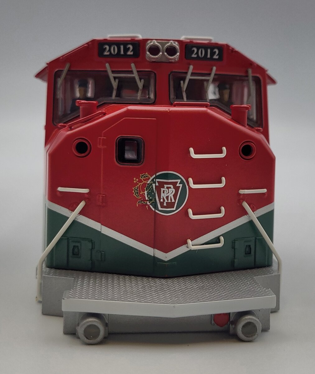 Lionel 38731-2 Polar Railroad SD80MAC Diesel Locomotive Shell #2012