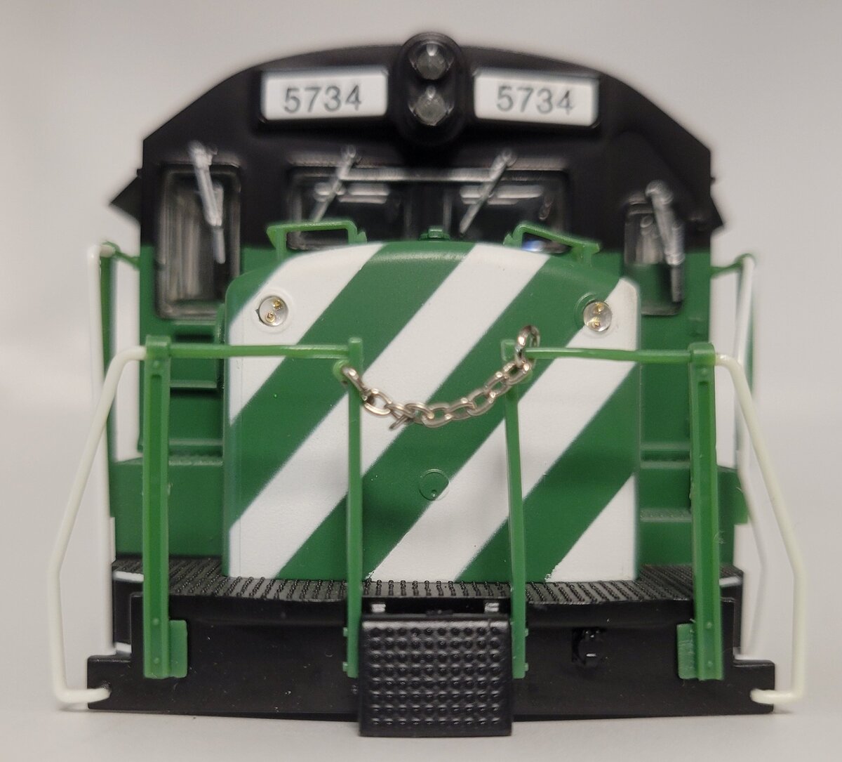 American Flyer 48158-2 Burlington Northern Legacy U33C Diesel Loco Shell #5734