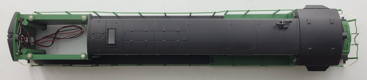 American Flyer 48158-2 Burlington Northern Legacy U33C Diesel Loco Shell #5734