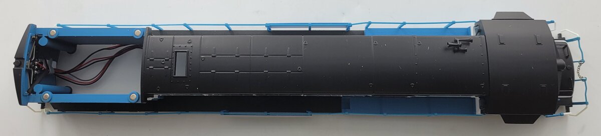 American Flyer 48159-2 Great Northern Legacy U33C Diesel Locomotive Shell #2543