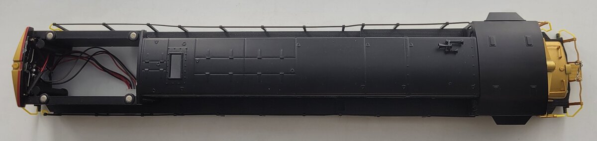 American Flyer 48161-2 Northern Pacific U-33C Legacy Diesel Loco Shell #3309