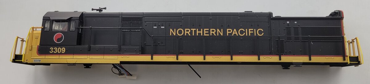 American Flyer 48161-2 Northern Pacific U-33C Legacy Diesel Loco Shell #3309