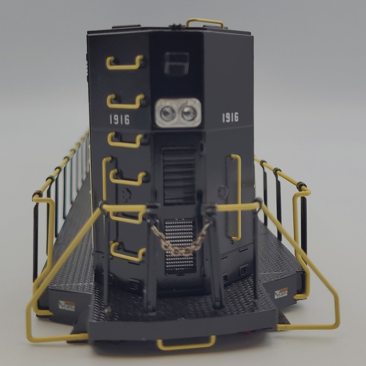 Lionel 38740-7 Frisco BNSF SD70ACE Diesel Locomotive Body Shell #1916