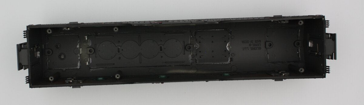 Lionel 34588-2 Milwaukee Road F3-B Postwar Scale Diesel Body Shell