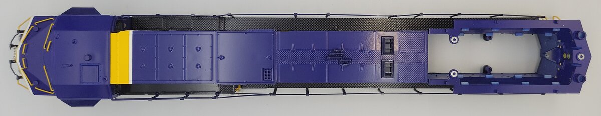 Lionel 38414-2 CSX AC-6000 Diesel Locomotive Body Shell #654