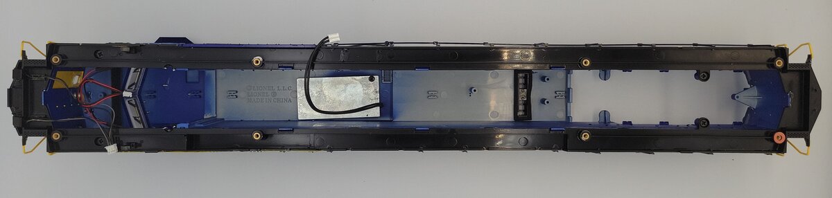 Lionel 38414-2 CSX AC-6000 Diesel Locomotive Body Shell #654