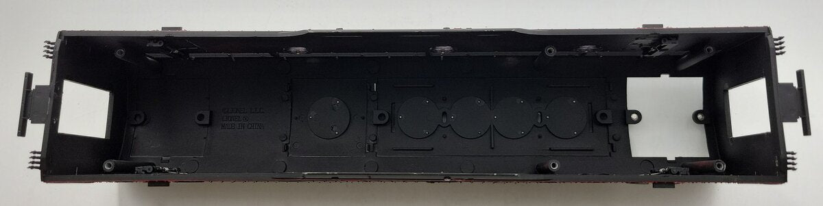 Lionel 38765-2 Southern Pacific Scale F-7 B Diesel Locomotive Shell #8104