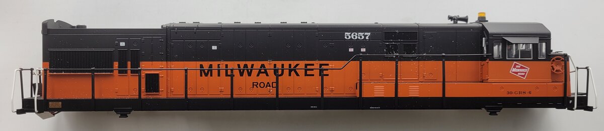 Lionel 28265-2 Milwaukee Road U30-C Diesel Locomotive Shell #5657