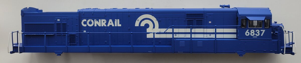 Lionel 28267-2 Conrail U30C Diesel Locomotive Shell #6837