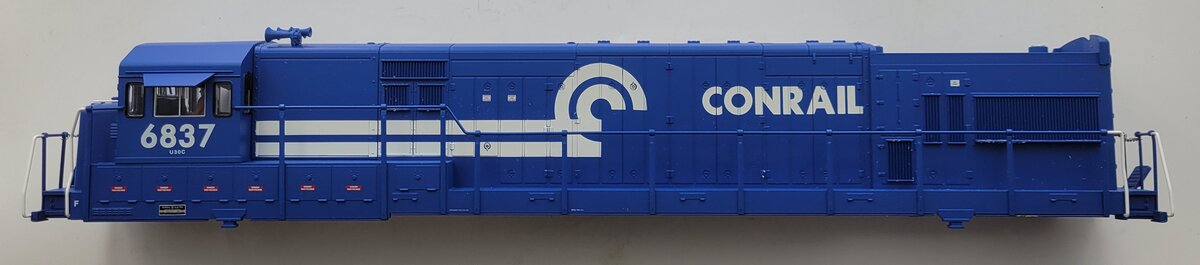 Lionel 28267-2 Conrail U30C Diesel Locomotive Shell #6837